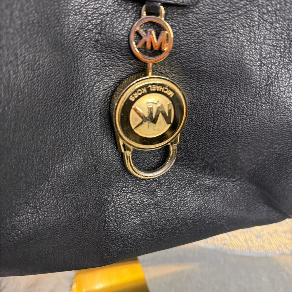 Michael Kors Hamilton Black Leather Satchel Tote Gold Lock Key Chain Strap - Picture 6 of 17